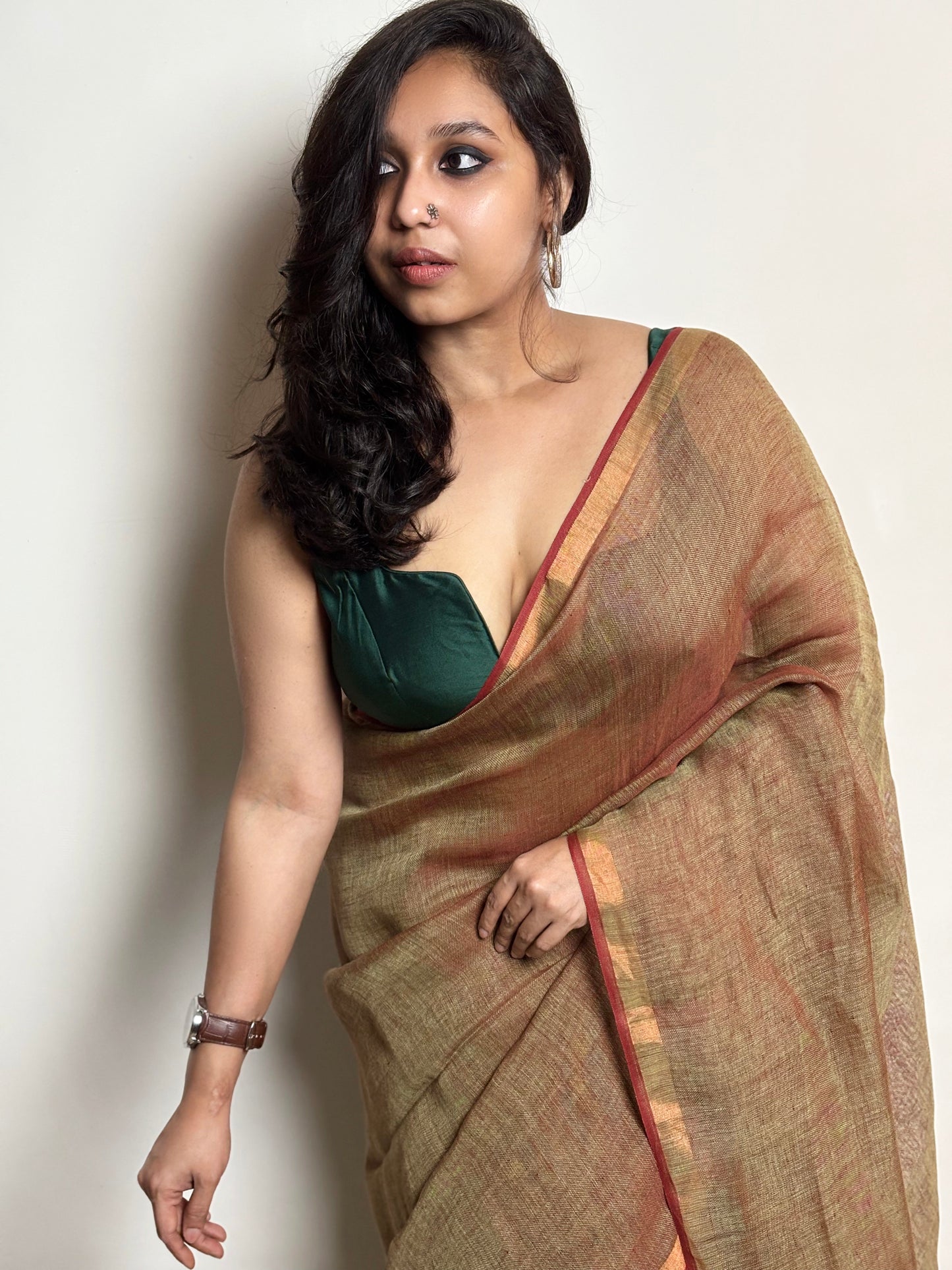 Desdemona Dual Tone Linen Saree