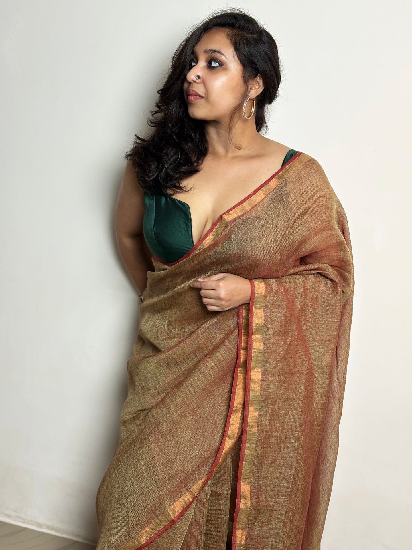 Desdemona Dual Tone Linen Saree