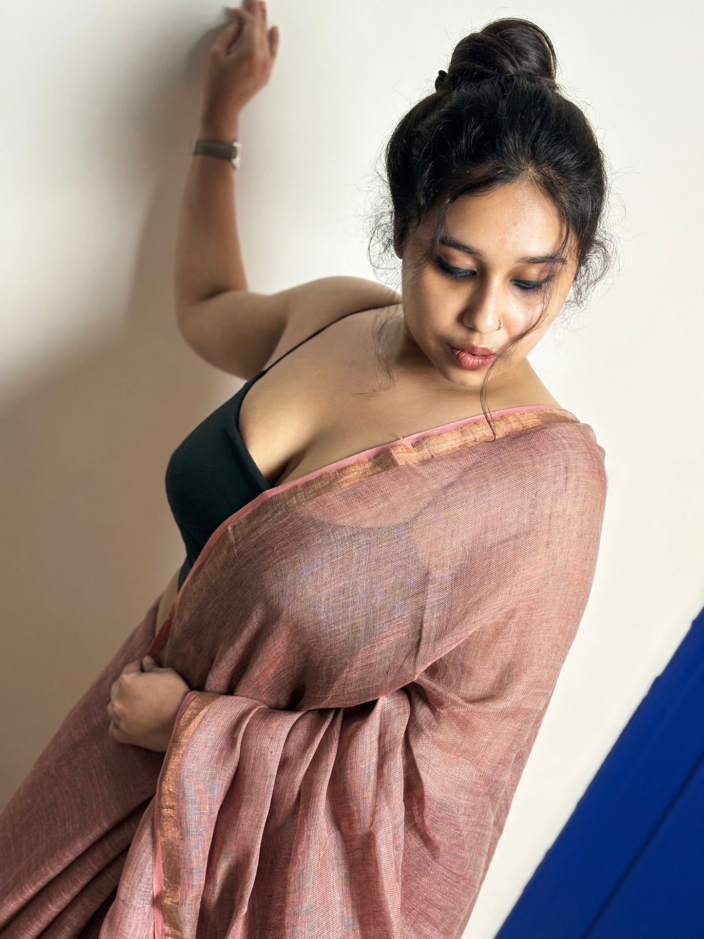Lady Macbeth Dual Tone Linen Saree