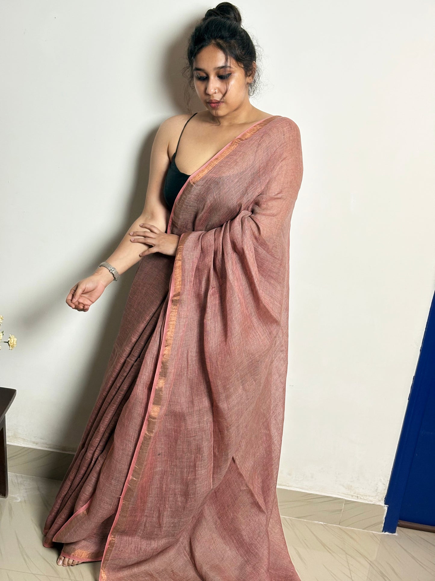 Lady Macbeth Dual Tone Linen Saree